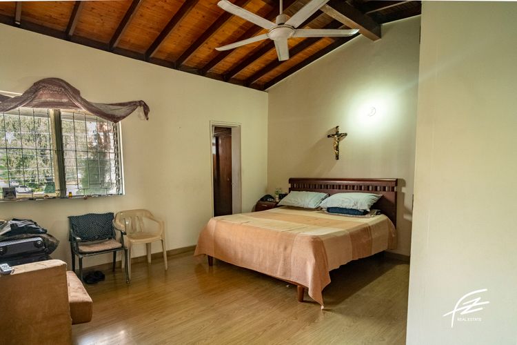 Casa de 5 alcobas en venta en Los Colores, Medellín, 320 m² · foto 15 de 18