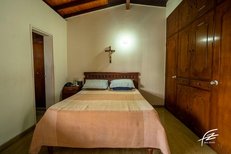Casa de 5 alcobas en venta en Los Colores, Medellín, 320 m² · foto 16 de 18