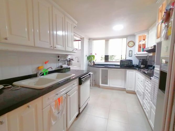 Apartamento de 3 alcobas en arriendo en Las Lomas, Medellín, 132 m² · foto 10 de 12