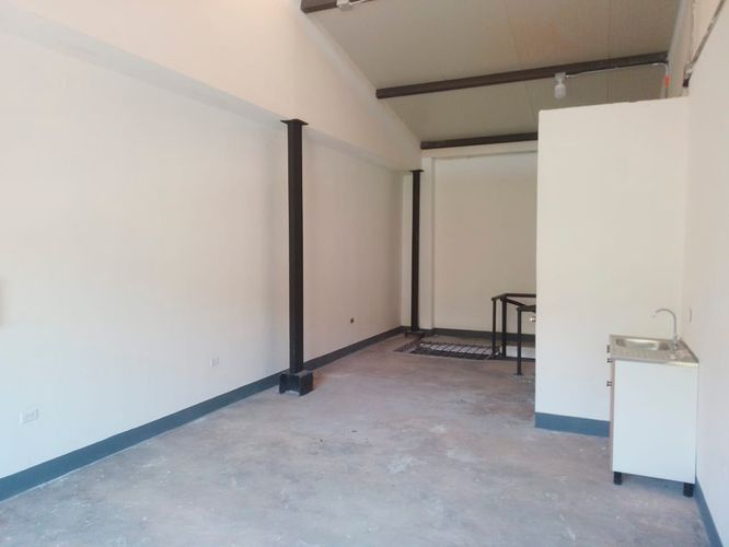Local en arriendo en Laureles, Medellín, 195 m² · foto 2 de 11