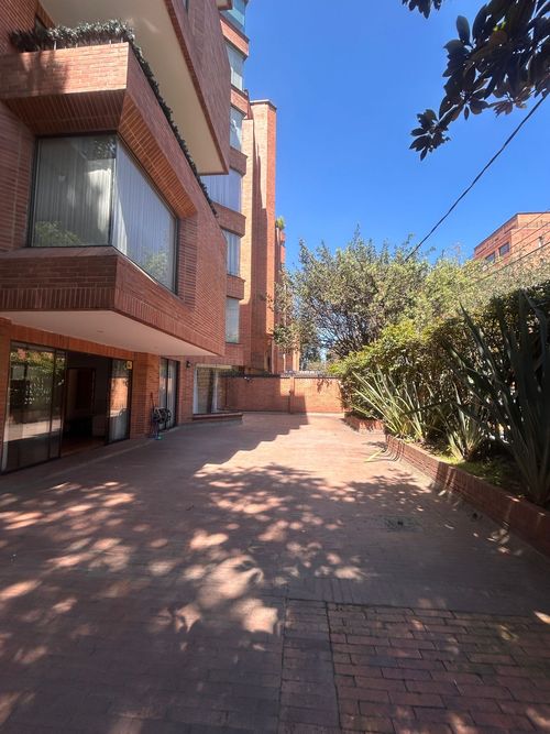 Apartamento de 4 alcobas en venta en La Carolina, Bogotá, 250 m² · foto 17 de 20