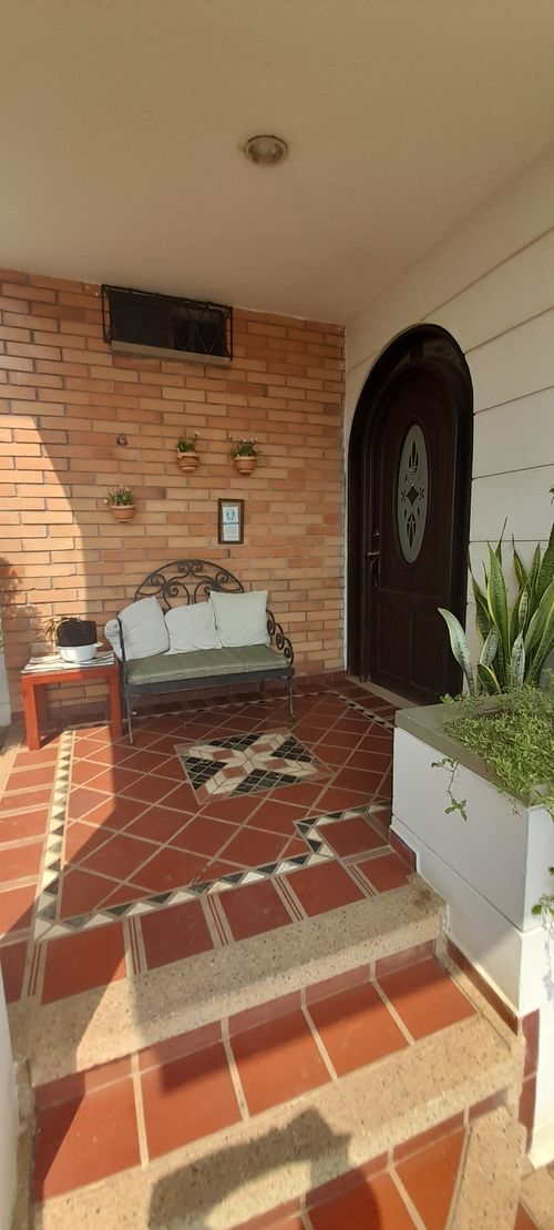 Casa de 5 alcobas en venta en Lagos Del Cacique, Bucaramanga, 541 m² · foto 4 de 20