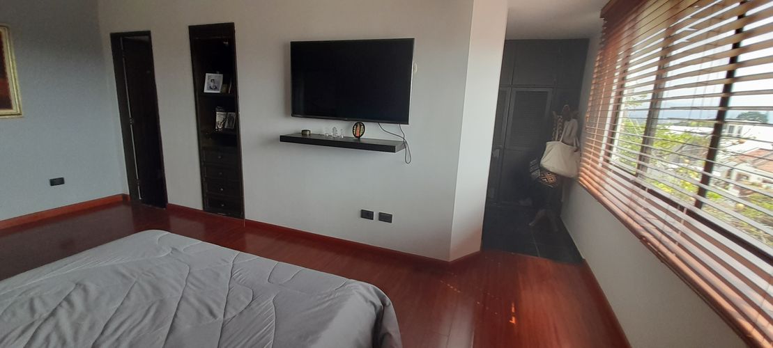 Casa de 5 alcobas en venta en Lagos Del Cacique, Bucaramanga, 541 m² · foto 5 de 20