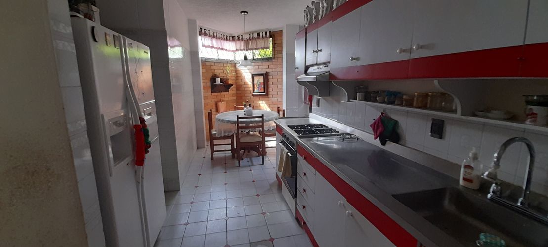 Casa de 5 alcobas en venta en Lagos Del Cacique, Bucaramanga, 541 m² · foto 11 de 20