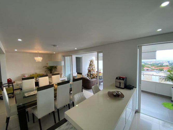 Apartamento de 4 alcobas en venta en Pance, Cali, 187 m² · foto 1 de 12