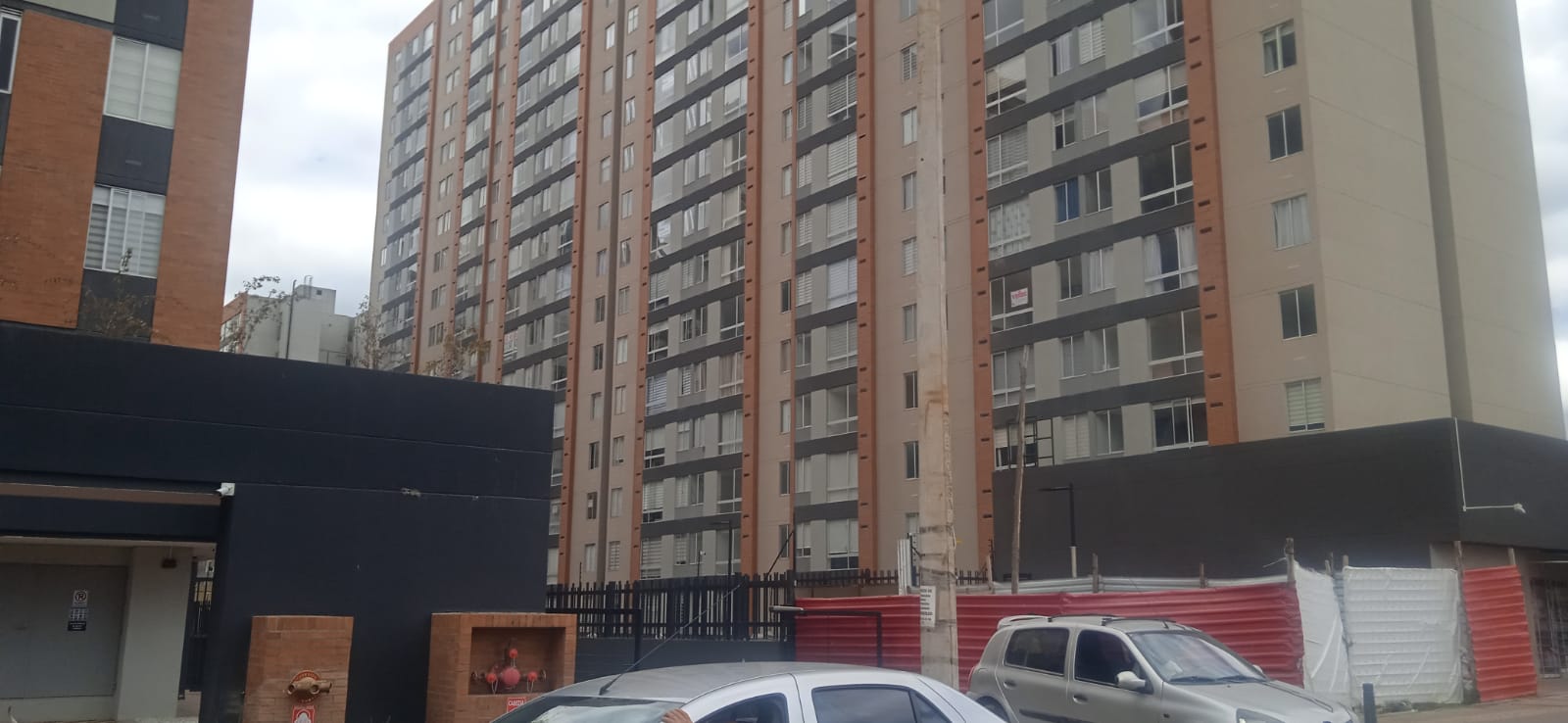 Apartamento en venta en La Felicidad, Bogotá · foto 2 de 24