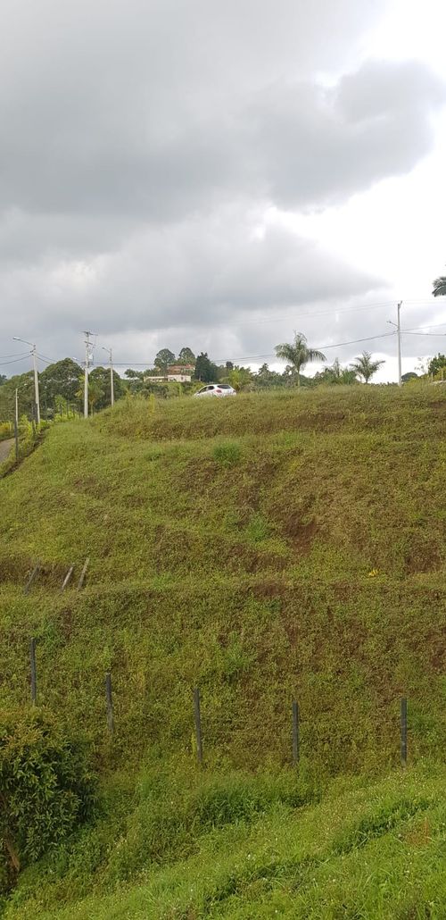 Lote en venta en Condina, Pereira, 2091 m² · foto 2 de 5