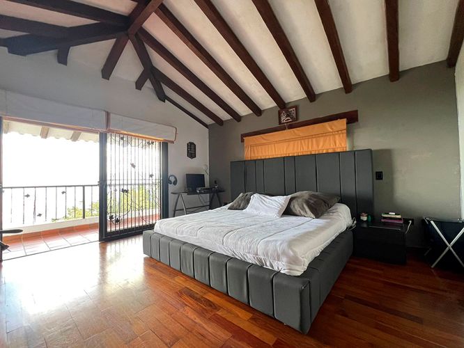 Casa de 5 alcobas en venta en Vallano, Envigado, 550 m² · foto 6 de 19