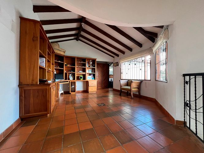 Casa de 5 alcobas en venta en Vallano, Envigado, 550 m² · foto 7 de 19