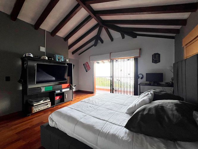 Casa de 5 alcobas en venta en Vallano, Envigado, 550 m² · foto 13 de 19
