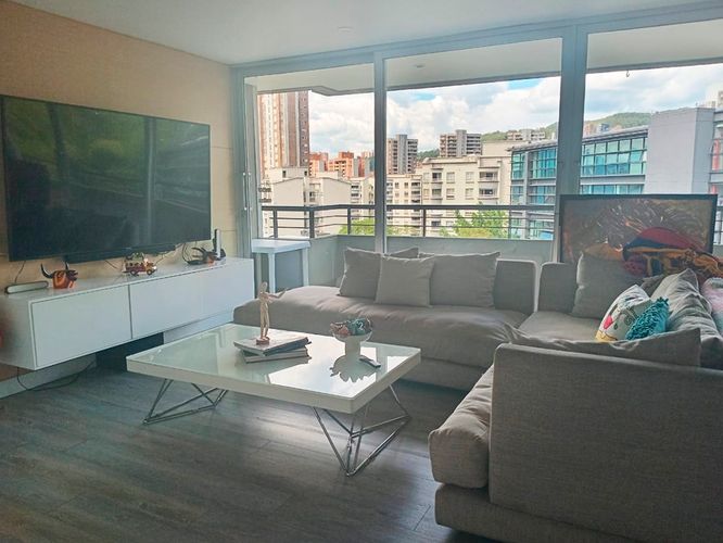 Apartamento de 2 alcobas en arriendo en La Florida, Medellín, 140 m² · foto 3 de 17