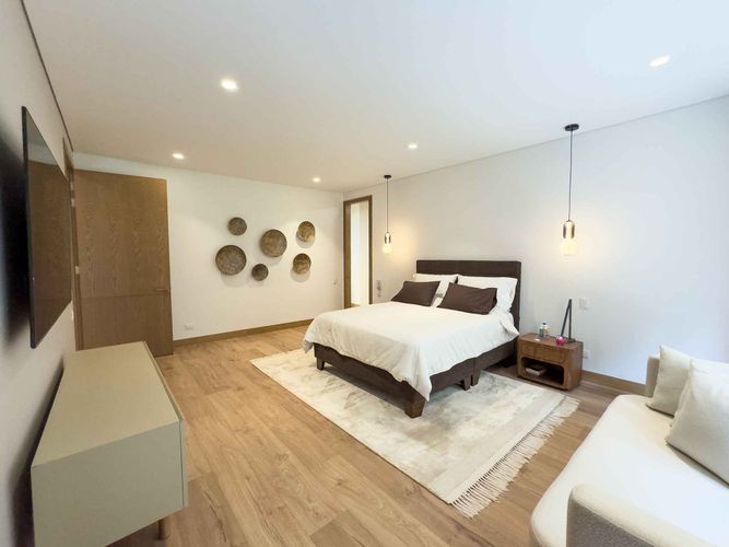 Apartamento de 3 alcobas en venta en Santa Barbara Alta, Bogotá, 332 m² · foto 23 de 24