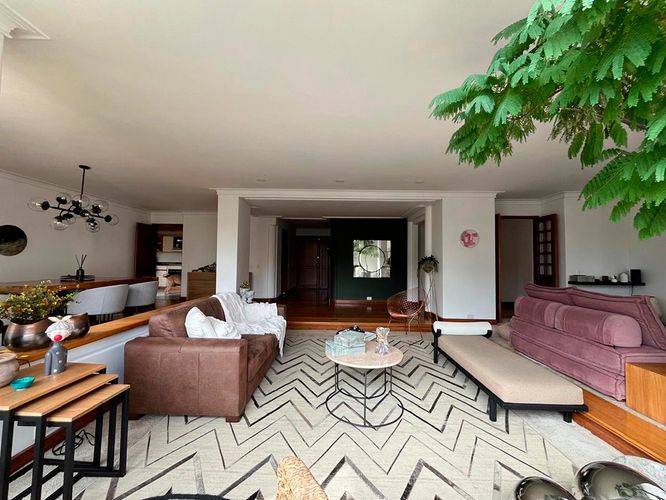 Apartamento de 3 alcobas en venta en El Poblado, Medellín, 190 m² · foto 2 de 18