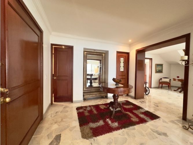 Apartamento de 3 alcobas en venta en Bellavista, Cali, 319 m² · foto 4 de 24