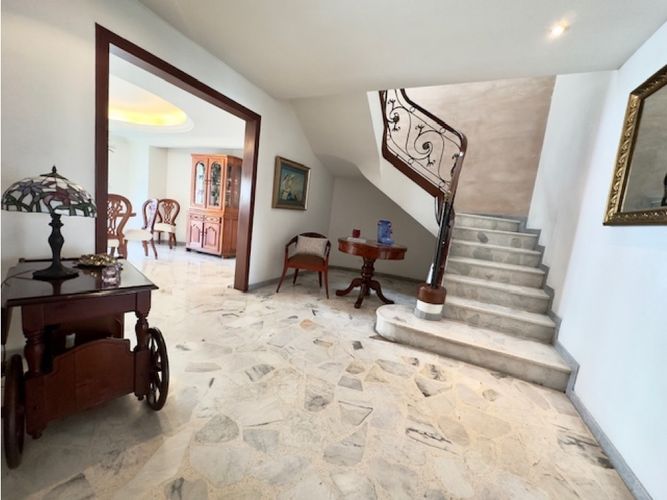 Apartamento de 3 alcobas en venta en Bellavista, Cali, 319 m² · foto 5 de 24