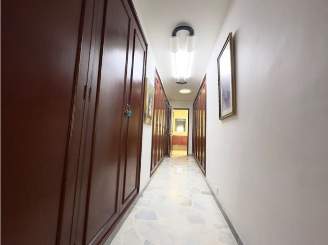 Apartamento de 3 alcobas en venta en Bellavista, Cali, 319 m² · foto 9 de 24