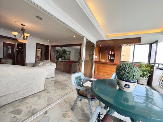 Apartamento de 3 alcobas en venta en Bellavista, Cali, 319 m² · foto 10 de 24