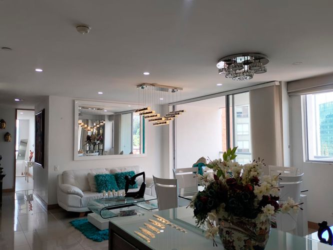 Apartamento de 3 alcobas en venta en El Poblado, Medellín, 116 m² · foto 3 de 19