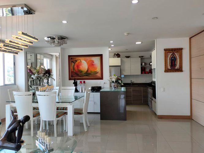 Apartamento de 3 alcobas en venta en El Poblado, Medellín, 116 m² · foto 5 de 19