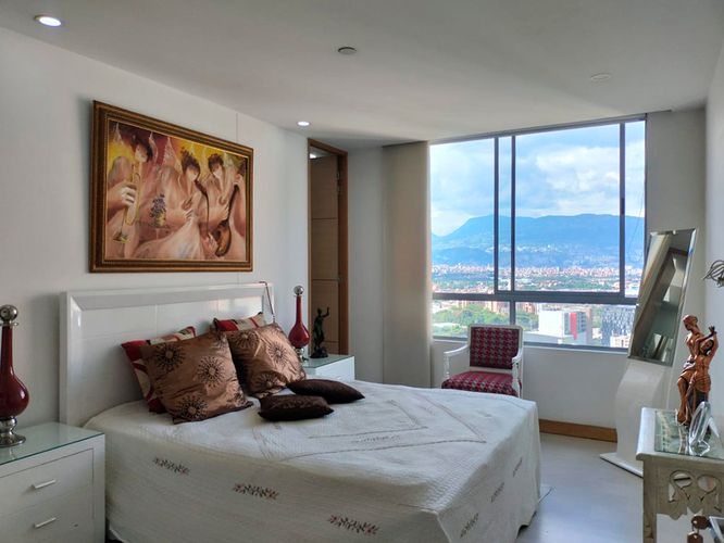 Apartamento de 3 alcobas en venta en El Poblado, Medellín, 116 m² · foto 15 de 19