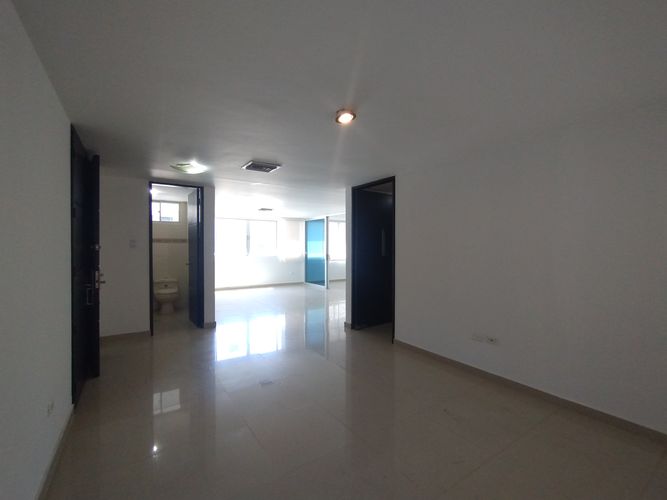 Apartamento de 3 alcobas en venta en Altos Del Prado, Barranquilla, 180 m² · foto 3 de 24