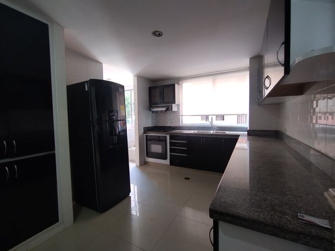 Apartamento de 3 alcobas en venta en Altos Del Prado, Barranquilla, 180 m² · foto 9 de 24
