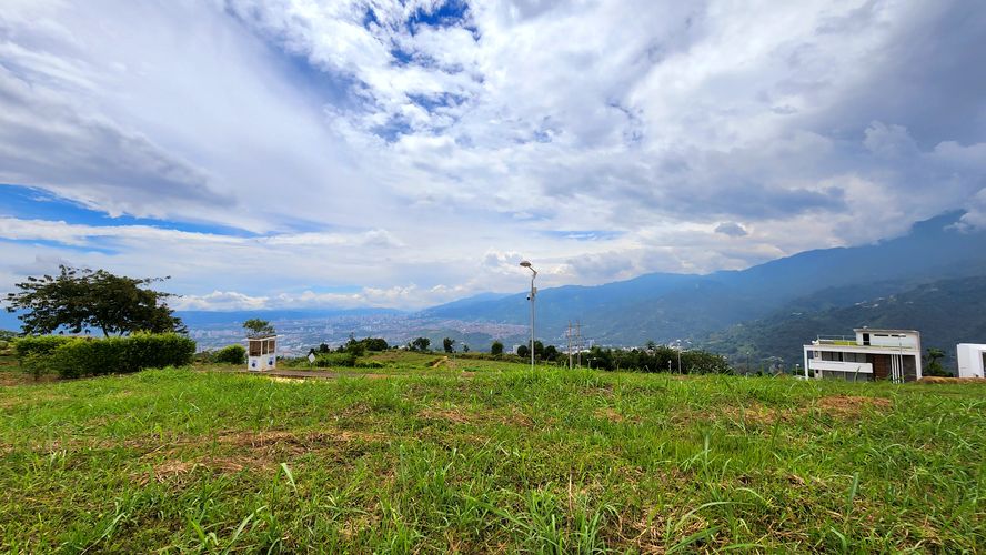 Lote en venta en Ruitoque Condominio, Floridablanca, 781 m² · foto 2 de 2