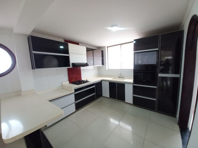 Casa de 5 alcobas en venta en Co. Pradera De Tierra Linda, Ibagué, 270 m² · foto 8 de 24