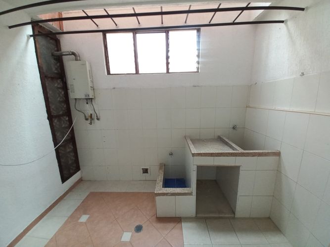 Casa de 5 alcobas en venta en Co. Pradera De Tierra Linda, Ibagué, 270 m² · foto 9 de 24