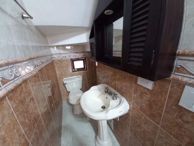 Casa de 5 alcobas en venta en Co. Pradera De Tierra Linda, Ibagué, 270 m² · foto 10 de 24