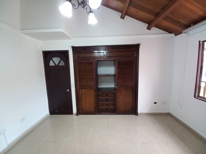 Casa de 5 alcobas en venta en Co. Pradera De Tierra Linda, Ibagué, 270 m² · foto 18 de 24