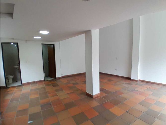 Local en arriendo en La Milagrosa, Medellín, 40 m² · foto 7 de 10