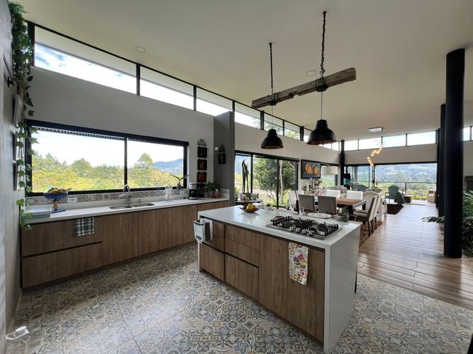 Casa de 3 alcobas en venta en El Tambo, La Ceja, 480 m² · foto 2 de 24