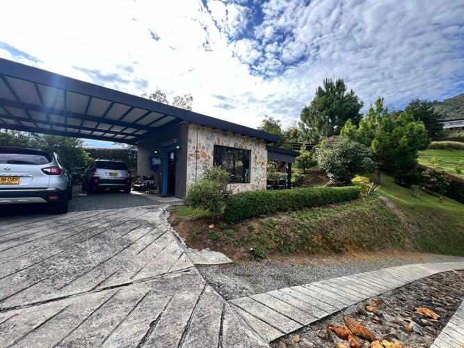 Casa de 3 alcobas en venta en El Tambo, La Ceja, 480 m² · foto 13 de 24