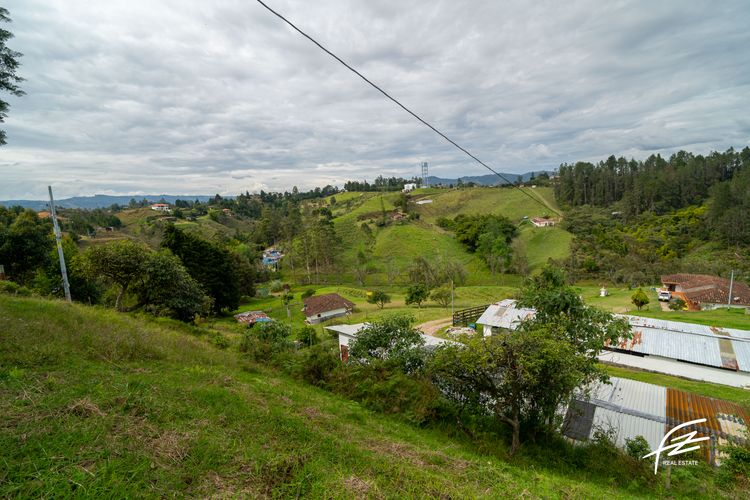 Casa de 2 alcobas en venta en El Porvenir, Rionegro, 37 m² · foto 5 de 10