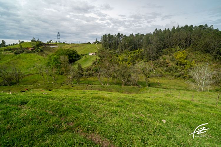 Casa de 2 alcobas en venta en El Porvenir, Rionegro, 37 m² · foto 9 de 10
