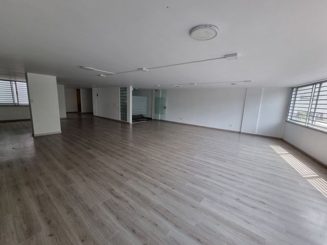 Oficina en arriendo en Santa Teresita, Cali, 220 m² · foto 3 de 11