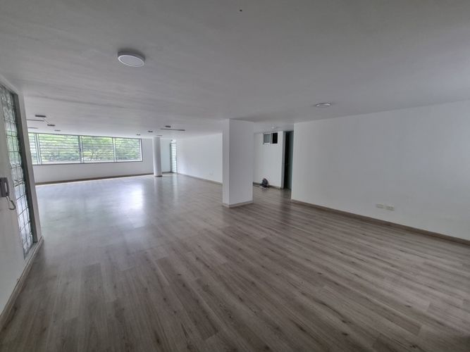 Oficina en arriendo en Santa Teresita, Cali, 220 m² · foto 4 de 11