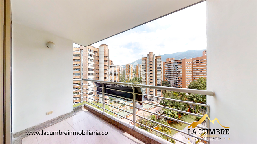 Apartamento de 3 alcobas en arriendo en Los Balsos, Medellín, 93 m² · foto 7 de 14