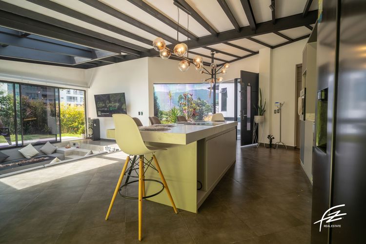 Casa de 4 alcobas en venta en San Joaquin, Sabaneta, 315 m² · foto 3 de 24