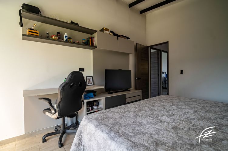 Casa de 4 alcobas en venta en San Joaquin, Sabaneta, 315 m² · foto 4 de 24