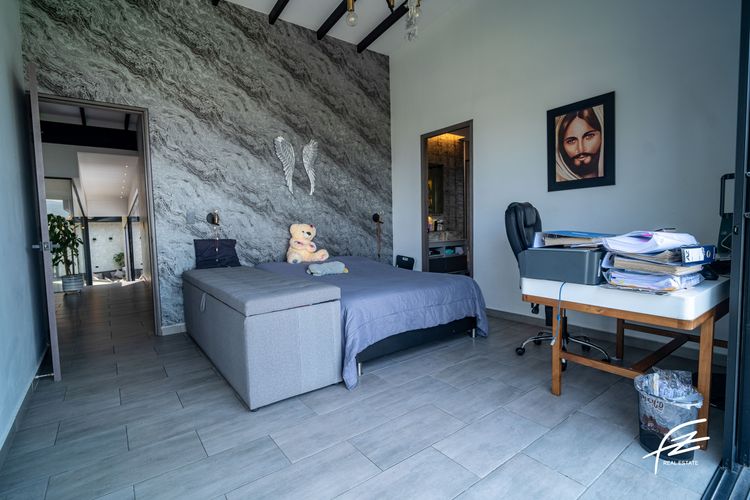 Casa de 4 alcobas en venta en San Joaquin, Sabaneta, 315 m² · foto 11 de 24
