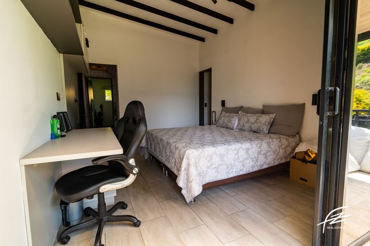 Casa de 4 alcobas en venta en San Joaquin, Sabaneta, 315 m² · foto 14 de 24