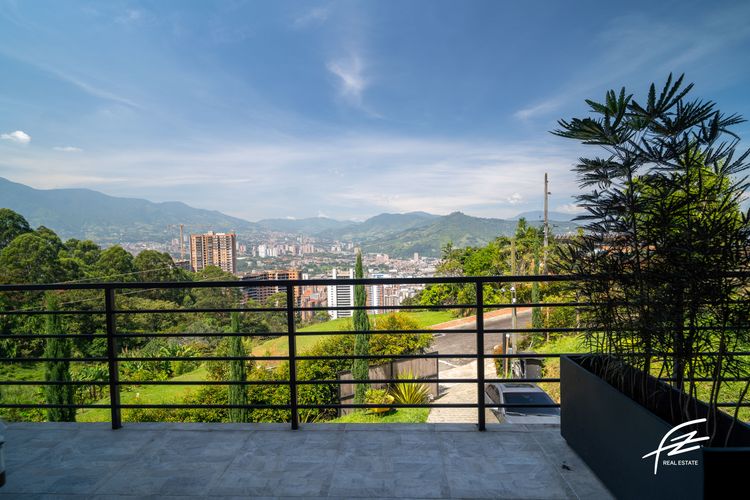 Casa de 4 alcobas en venta en San Joaquin, Sabaneta, 315 m² · foto 18 de 24