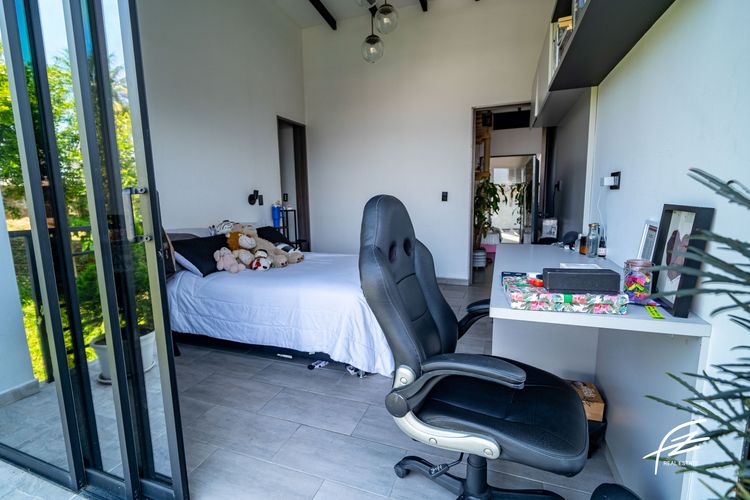 Casa de 4 alcobas en venta en San Joaquin, Sabaneta, 315 m² · foto 21 de 24