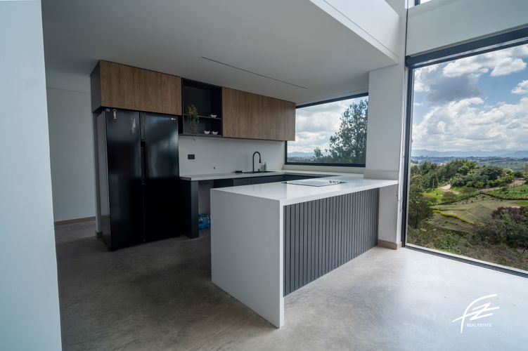 Casa de 4 alcobas en venta en Garrido, Guarne, 270 m² · foto 4 de 24