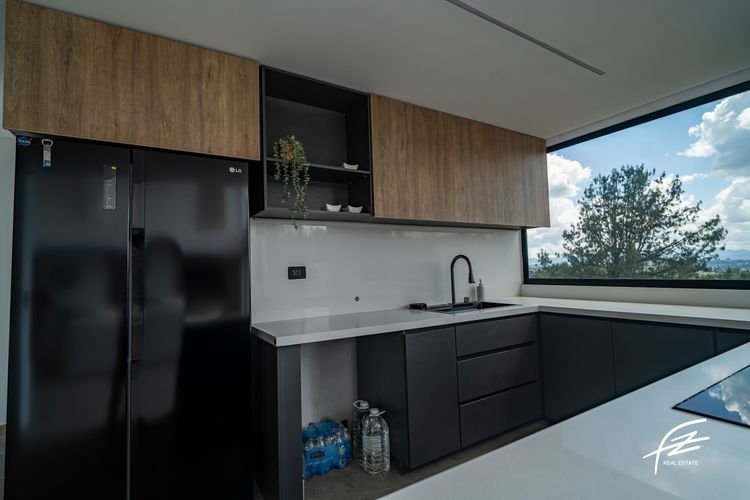 Casa de 4 alcobas en venta en Garrido, Guarne, 270 m² · foto 6 de 24