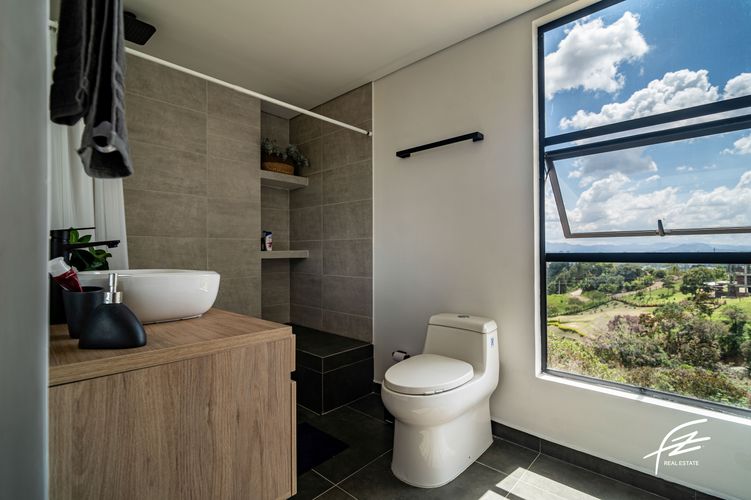 Casa de 4 alcobas en venta en Garrido, Guarne, 270 m² · foto 18 de 24