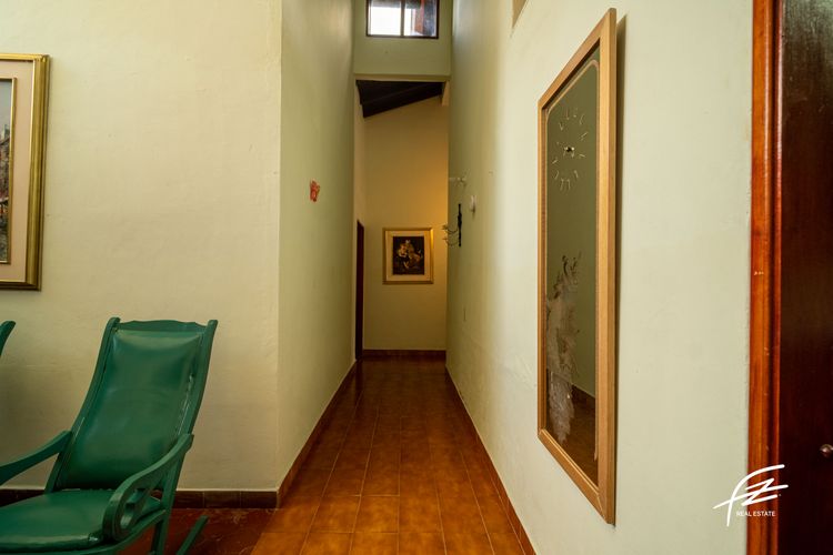 Casa de 6 alcobas en venta en Llano Grande, Rionegro, 600 m² · foto 2 de 24