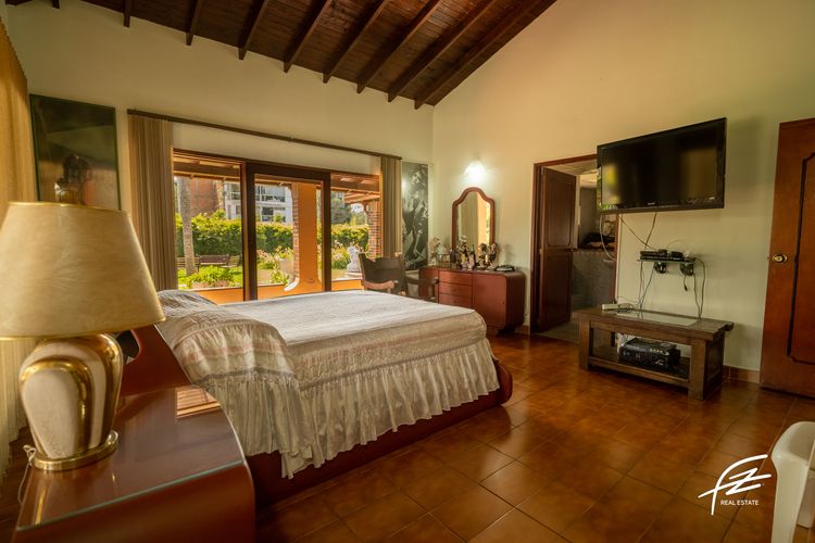 Casa de 6 alcobas en venta en Llano Grande, Rionegro, 600 m² · foto 4 de 24